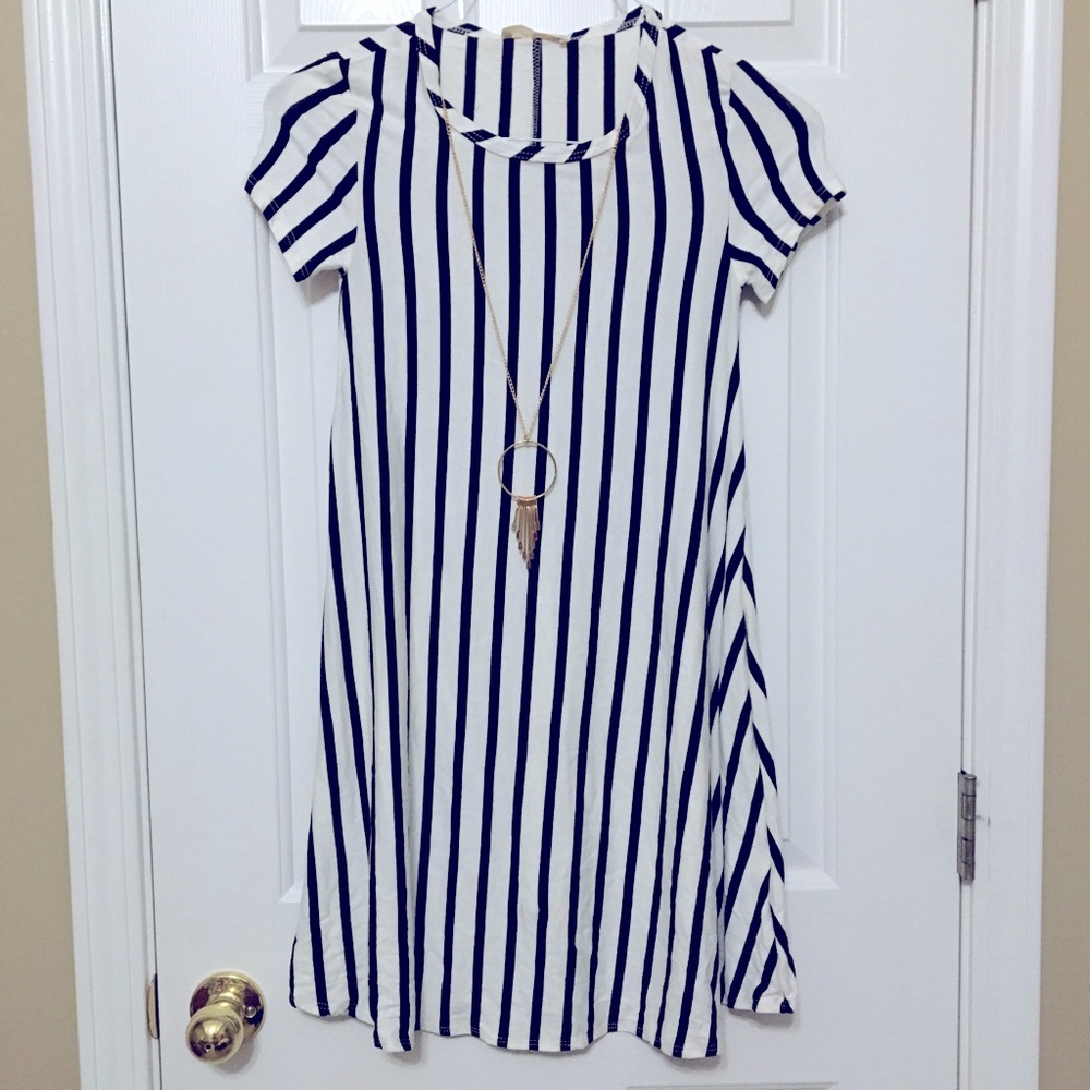 Black & White Casual Stripes dress